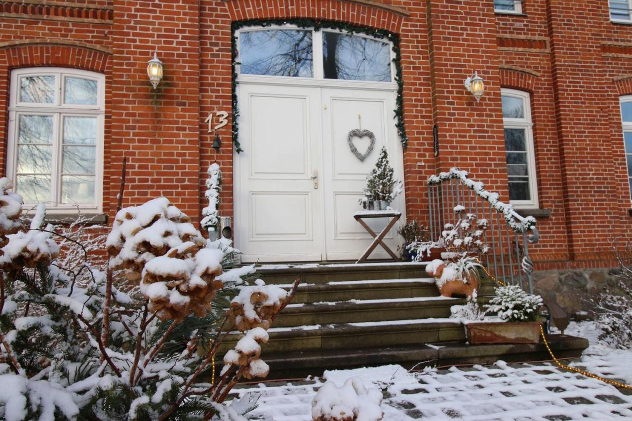 Gutshof Dubnitz - Ferienwohnung 1 "Carlo" Sassnitz Exterior photo