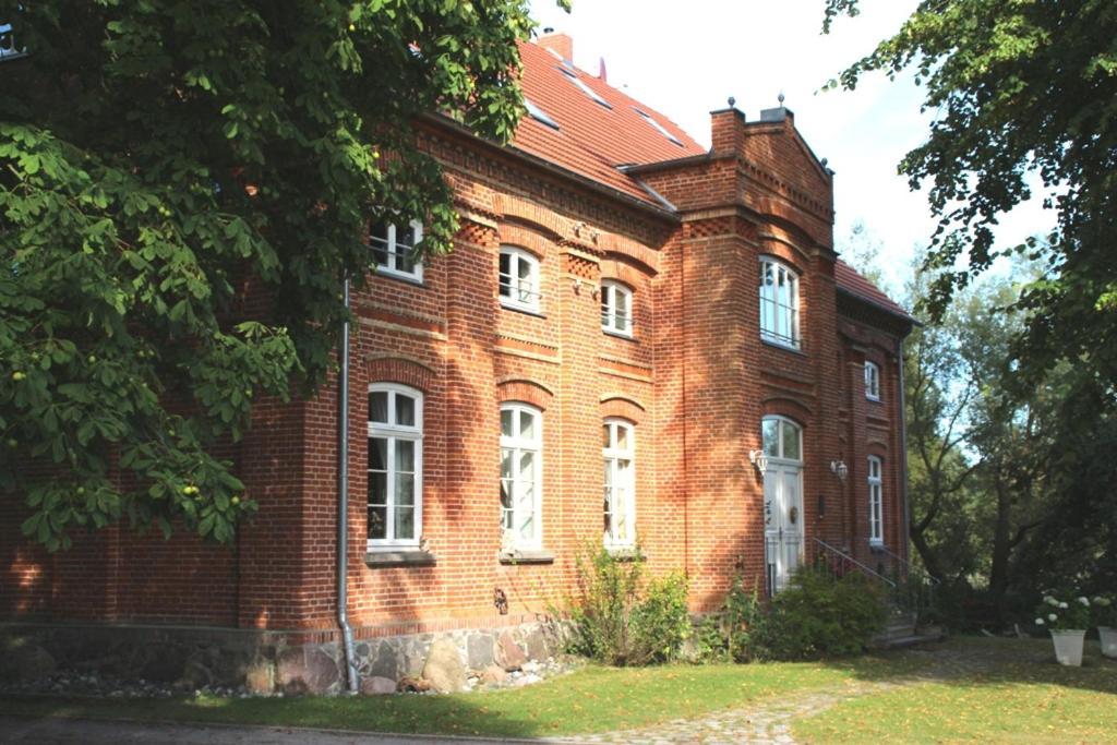 Gutshof Dubnitz - Ferienwohnung 1 "Carlo" Sassnitz Exterior photo
