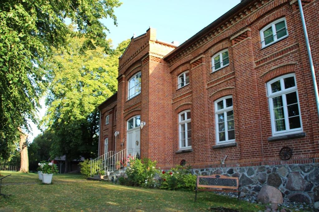Gutshof Dubnitz - Ferienwohnung 1 "Carlo" Sassnitz Exterior photo